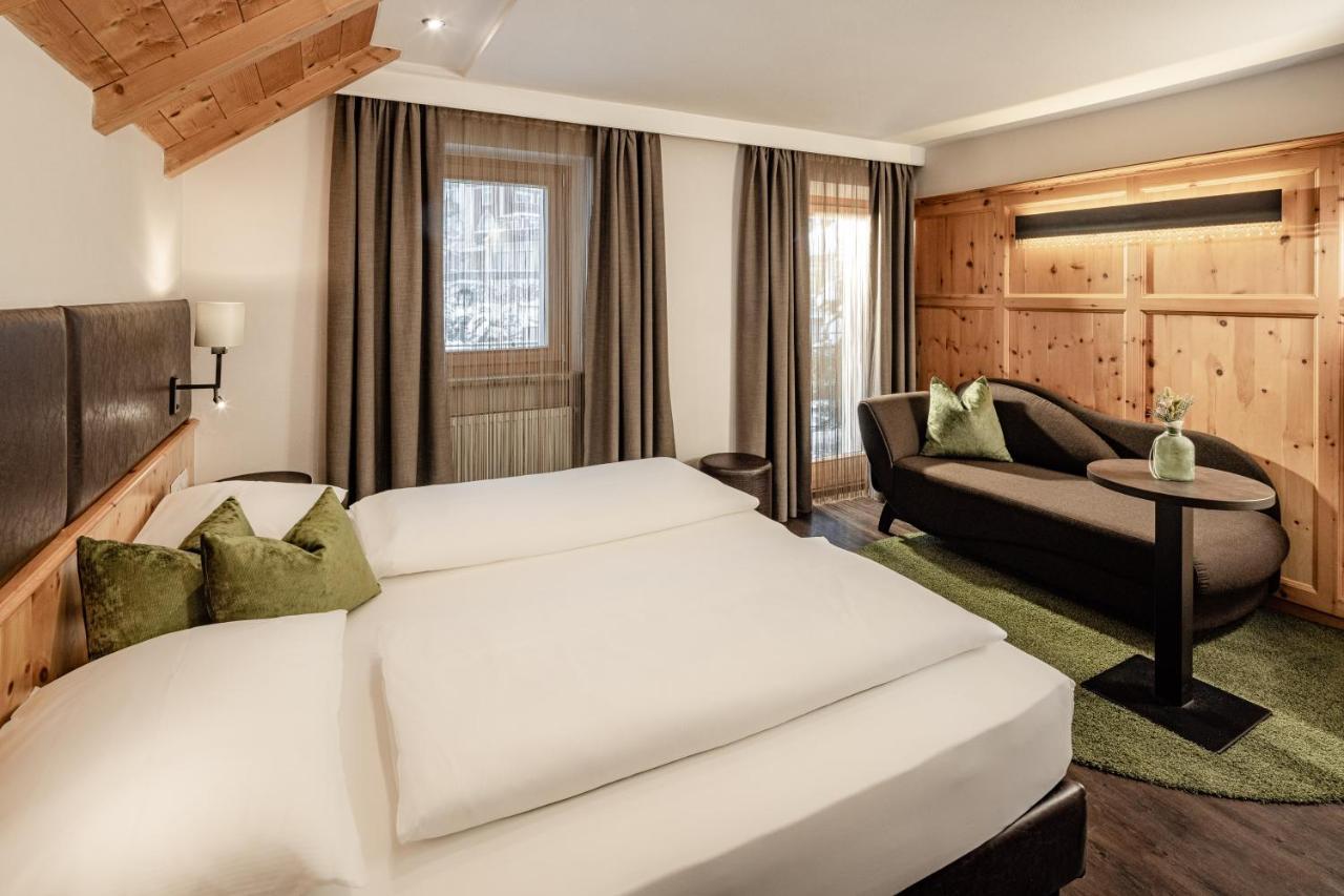 Boutique & Fashion Hotel Maciaconi - Gardenahotels Santa Cristina Val Gardena Exterior foto