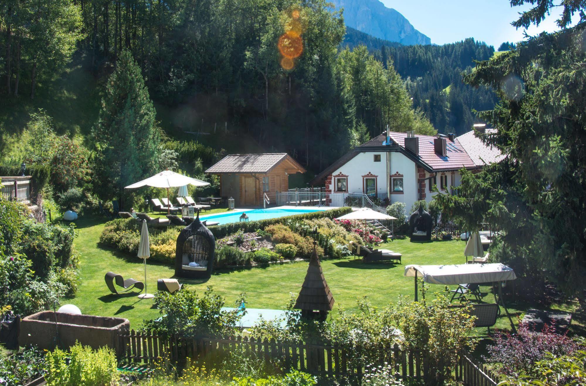 Boutique & Fashion Hotel Maciaconi - Gardenahotels Santa Cristina Val Gardena Exterior foto